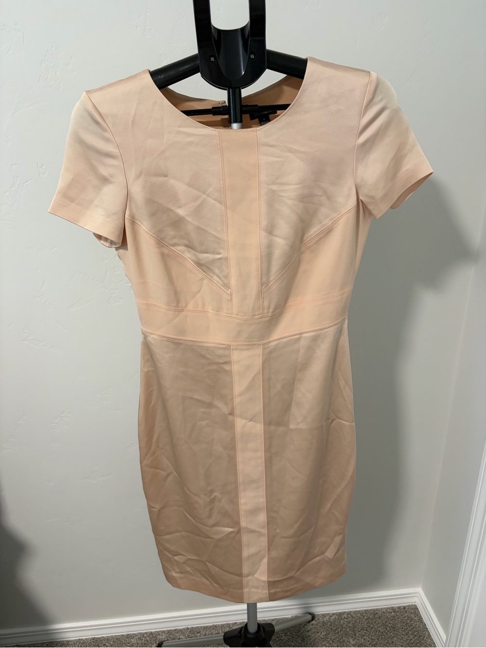 Ann Taylor Short Sleeve Sheath Dress in Light Blush
